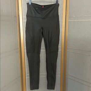 SPANX Black Textured High-Waisted Leggings